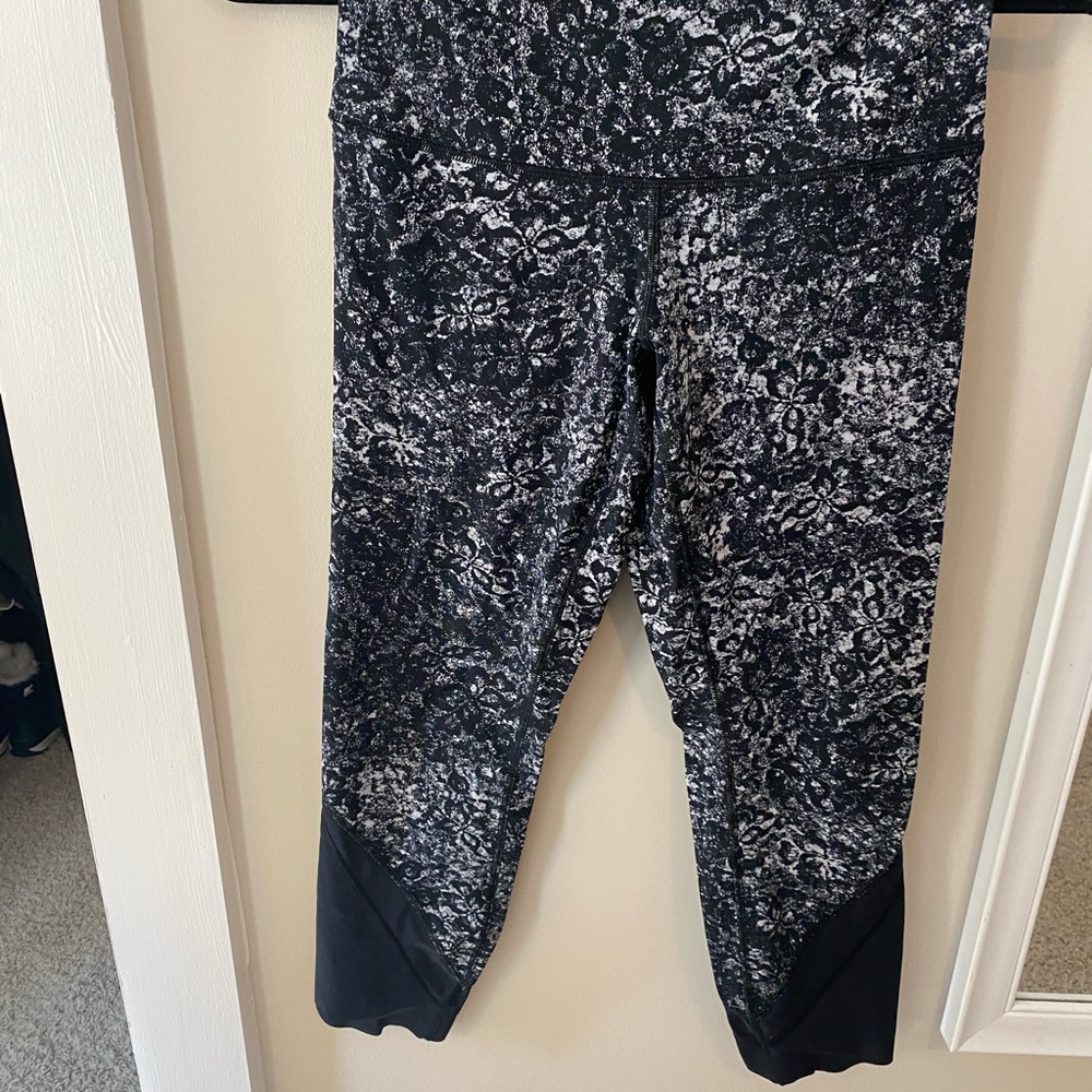 LuluLemon Crop Leggings